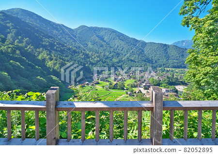 [Shirakawa-go (from Tenshukaku Observatory)] Ogimachi, Shirakawa-mura, Ono-gun, Gifu Prefecture 82052895
