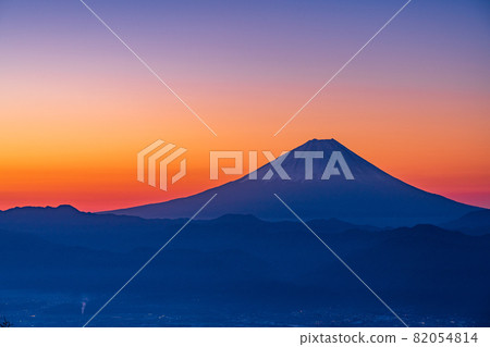 （山梨縣）黎明時分從阿馬里山看到的富士山 82054814