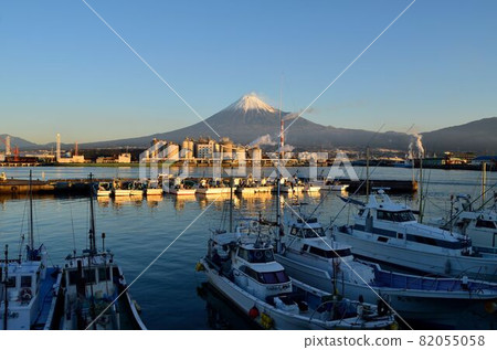 Tagonoura Port and Mt. Fuji 161224am 7:11 Tagonoura Port and Mt. Fuji 161224am 7:11 82055058