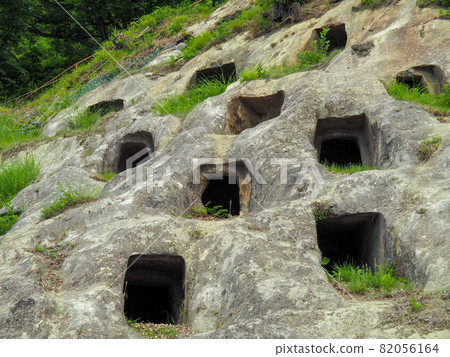 埼玉縣吉見町古墳時代古墳群“百穴吉見百穴” 82056164
