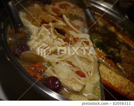 Hong Kong Style Hot Pot 82056311