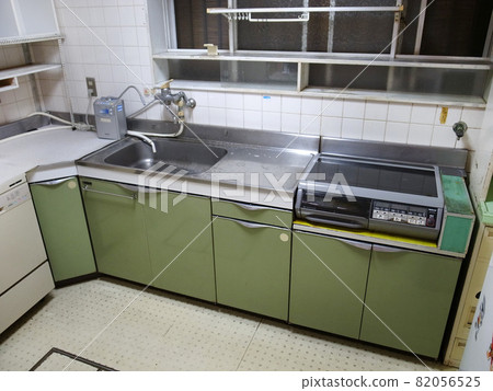 Deteriorated sink 82056525
