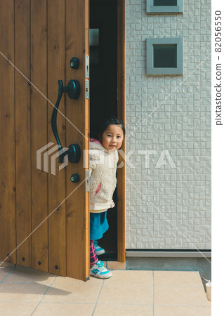 entrance, entranceway, porch 82056550