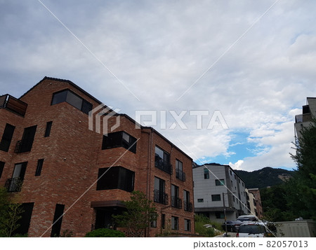 Construction. Machinery. Building. Architecture. Exterior. 82057013