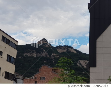 Construction. Machinery. Building. Architecture. Exterior. 82057014