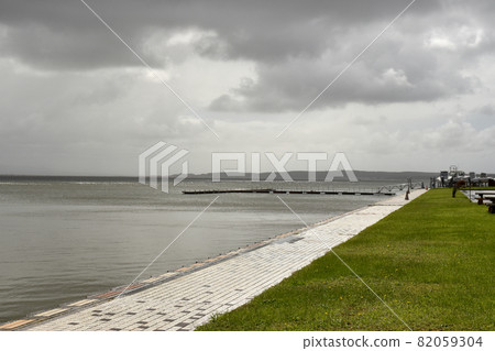 Island promenade bridge in Lake Jusanko 82059304
