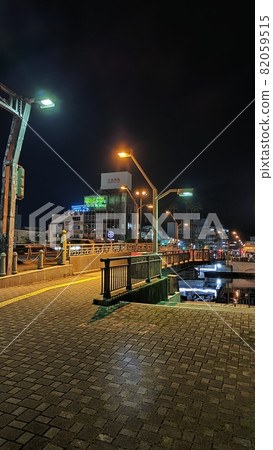 從德島市相葉濱公園的橋上看夜景 從德島市相葉濱公園的橋上看夜景 82059515