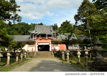 Tamukeyama Hachimangu Shrine [Zoshi-cho, Nara City, Nara Prefecture] 82059584