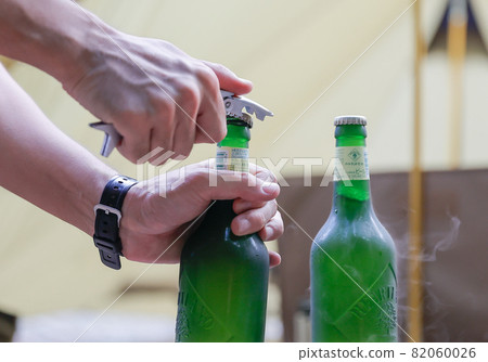 Outdoors and camping meals make you feel great Outdoors and camping meals make you feel great 82060026