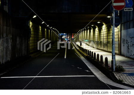 Night tunnel and tokyo 82061663