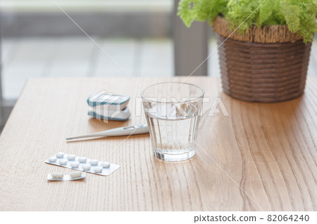 Oral medicine home medical treatment image 82064240