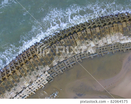 Beach / Embankment-Aerial view with drone (Kitaizumi, Haramachi-ku, Minamisoma City, Fukushima Prefecture) 82064575