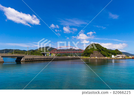 從長崎市 Kabashima 看到的 Kabashima Bridge（拱橋） 82066225
