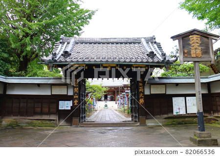 Former Honbo front gate of Kanei-ji Temple Rinoji Ryodaishi Kaisando Tenkai Jiyoku Daishi Ryogen Jie Daishi Ueno Park, Taito-ku, Tokyo 82066536