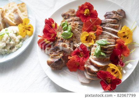 Nasturtium edible flower herb flower edible flower nasturtium 82067799