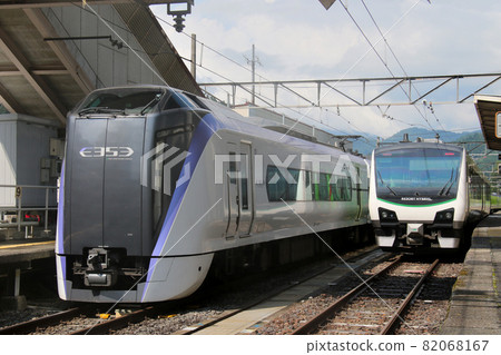 Minami-Otari Station Line 1 E353 Series Limited Express Azusa Line 2 HB-E300 Series Stopped Up 82068167
