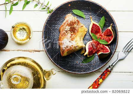 Tasty autumn pie with figs,white background Tasty autumn pie with figs,white background 82069822