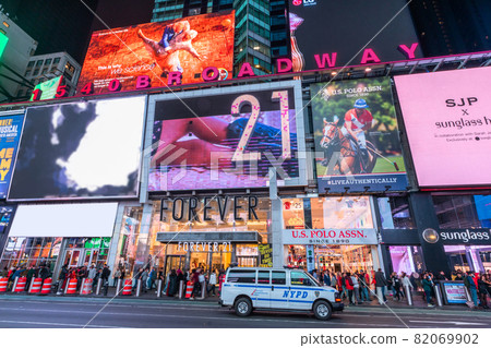 "New York" Times Square, the center of the world "New York" Times Square, the center of the world 82069902