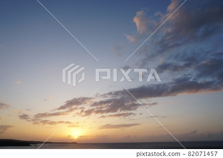 Sky of sunset 82071457