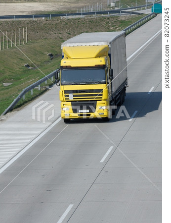 Truck Truck 82073245