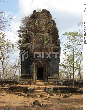One of the Koh Ker archaeological sites in Cambodia. 82075261