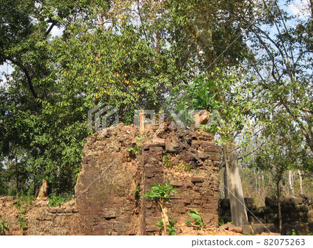 One of the Koh Ker archaeological sites in Cambodia. 82075263
