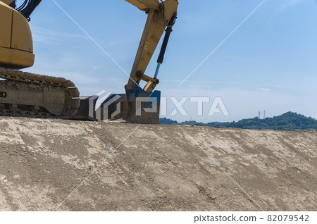 Road construction 82079542