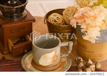 Coffee relieved antique Coffee relieved antique 82079822