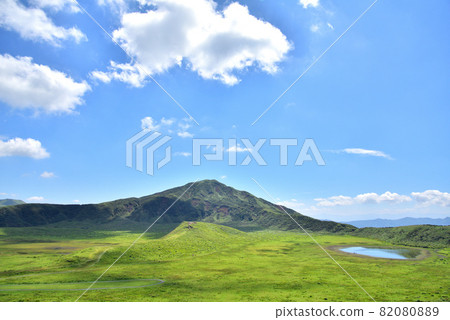 Mt. Aso, Kusachirigahama, Karasuhatake, Kuju Aso National Park Mt. Aso, Kusachirigahama, Karasuhatake, Kuju Aso National Park 82080889
