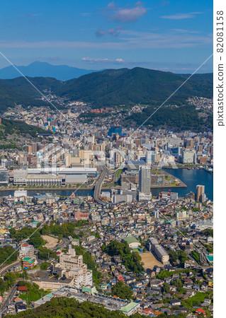 天氣晴朗時從稻佐山山頂展望台拍攝的長崎市容 天氣晴朗時從稻佐山山頂展望台拍攝的長崎市容 82081158