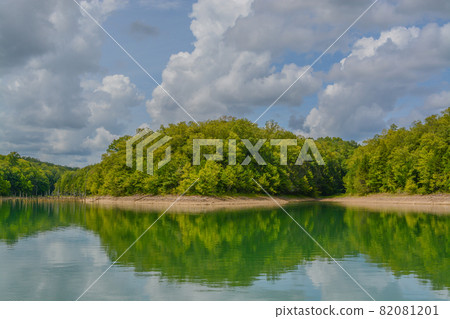 A pristine beauty, Laurel River Lake is in Daniel Boone National Forest, Corbin, Kentucky 82081201