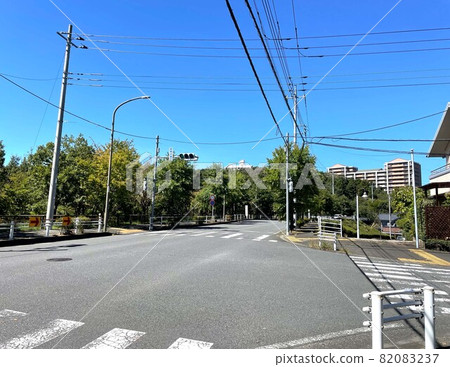 日本道路和人行道的風景和道路 82083237