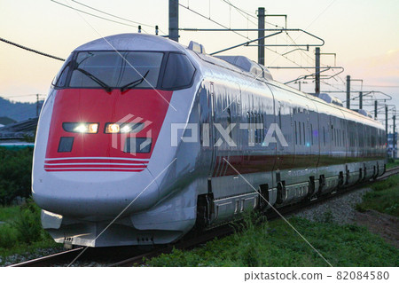 乘坐山形新幹線的 East-i 82084580