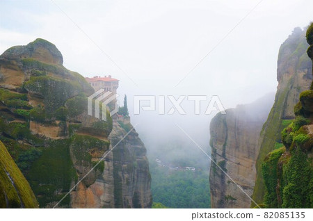 世界綜合遺產地邁泰奧拉修道院的壯麗景色 82085135