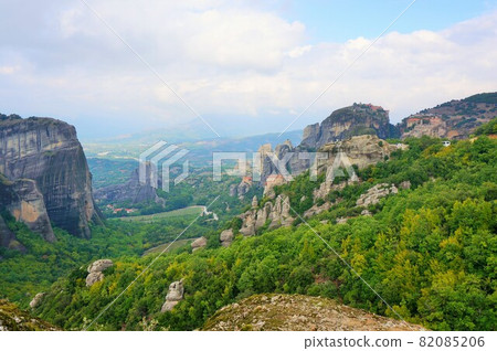 世界綜合遺產地邁泰奧拉修道院的壯麗景色 世界綜合遺產地邁泰奧拉修道院的壯麗景色 82085206