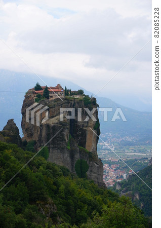 世界綜合遺產地邁泰奧拉修道院的壯麗景色 世界綜合遺產地邁泰奧拉修道院的壯麗景色 82085228