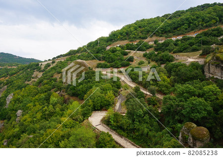 世界綜合遺產地邁泰奧拉修道院的壯麗景色 世界綜合遺產地邁泰奧拉修道院的壯麗景色 82085238