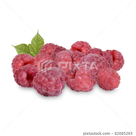 Fresh raspberry with leaves isolated on white background Fresh raspberry with leaves isolated on white background 82085265