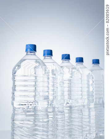 PET bottle water PET bottle water 82085619