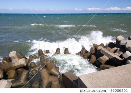 颱風過境的富山灣，富山縣入善町海岸的九月海岸線 82086201