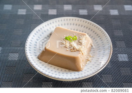 芝麻豆腐 82089081