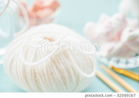 White yarn ball White yarn ball 82089167