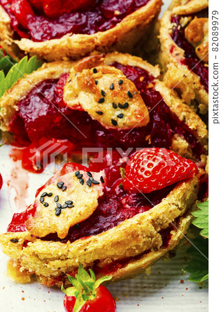 Summer biscuit with strawberries,close up Summer biscuit with strawberries,close up 82089979
