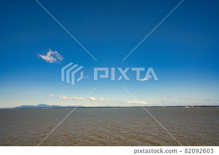 Kasumigaura and Mt. Tsukuba 82092603