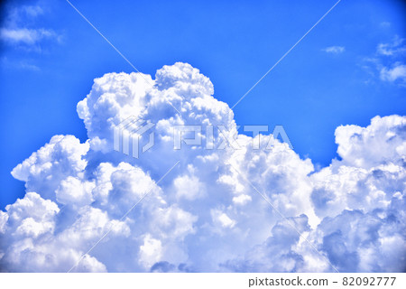 夏天接近雲 夏天接近雲 82092777