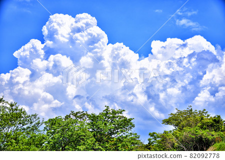 Summer approach clouds Summer approach clouds 82092778