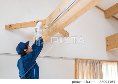 Technical staff to maintain electrical equipment Technical staff to maintain electrical equipment 82093565