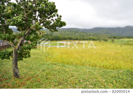 Scenery of Shiretoko National Park and Shari Town in the cloudy sky Scenery of Shiretoko National Park and Shari Town in the cloudy sky 82095014