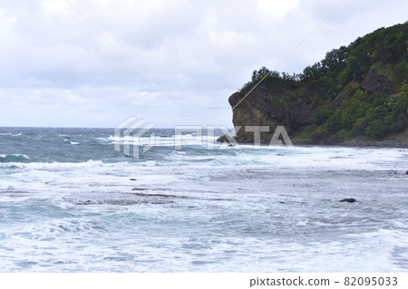 Scenery of Shiretoko National Park and Shari Town in the cloudy sky Scenery of Shiretoko National Park and Shari Town in the cloudy sky 82095033