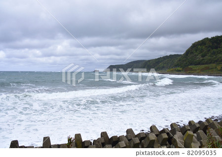 Scenery of Shiretoko National Park and Shari Town in the cloudy sky Scenery of Shiretoko National Park and Shari Town in the cloudy sky 82095035